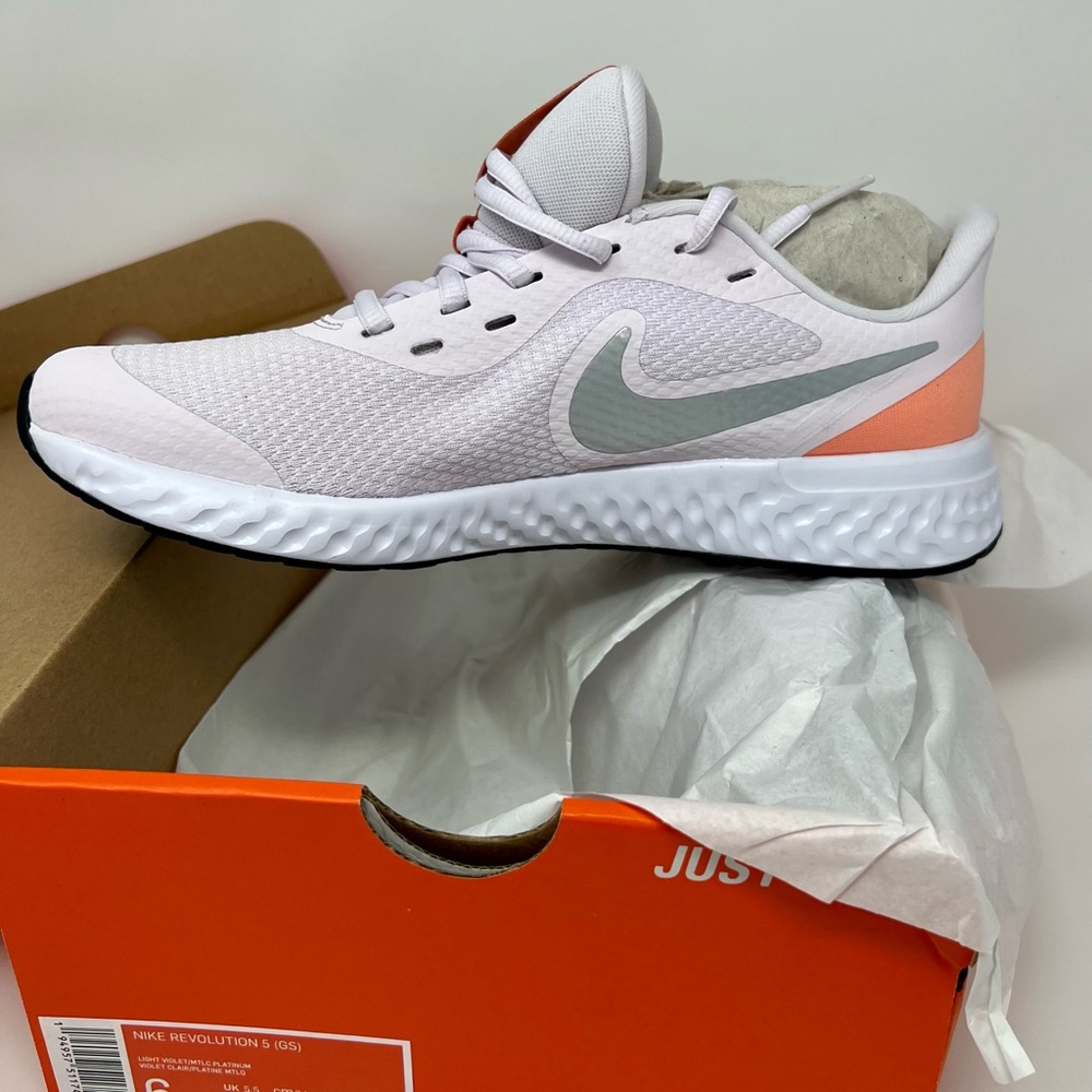 Nike | Revolution 5 Sneakers, Light Violet, Size 5.5(6Y) - NEW IN BOX - Picture 5 of 6